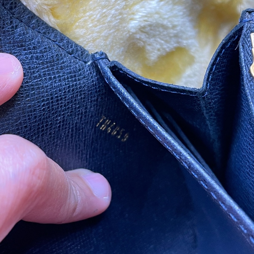 Authentic LV wallet - Picture 6 of 7